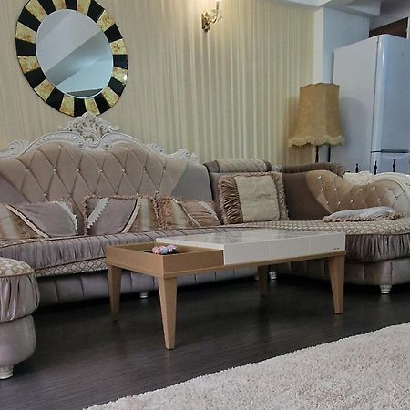 Hotel Jolie Apartments Galaţi Buitenkant foto